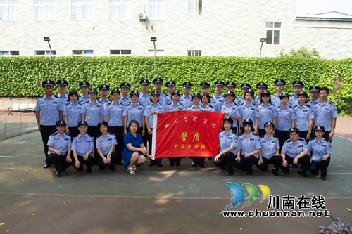 定制安防课接地气&nbsp;四川警院警盾公益宣讲火爆(图1)