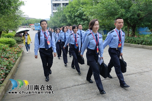 定制安防课接地气&nbsp;四川警院警盾公益宣讲火爆(图21)