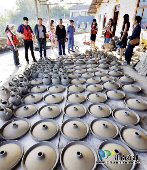 “泸州非遗之旅”媒体采风行活动完美收官(图6) “泸州非遗之旅”媒体采风行活动完美收官(图6)