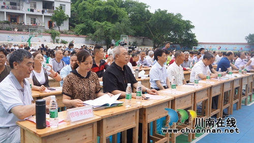 泸县立石镇举办“玉龙湖第四届端午诗会”(图2) 泸县立石镇举办“玉龙湖第四届端午诗会”(图2)