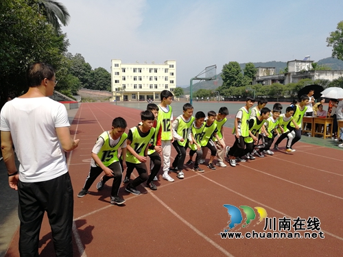 合江九支中学成功组织2019年春期期末体育测试(图1)
