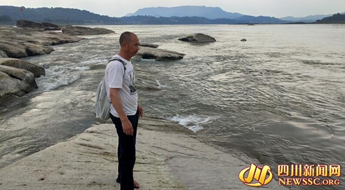 泸州六旬老人扎进江中勇救少年&nbsp;自己却不幸遇难(图3)