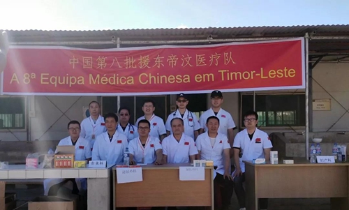 东帝汶客车坠崖&nbsp;西南医大中医院医生紧急救援(图5)