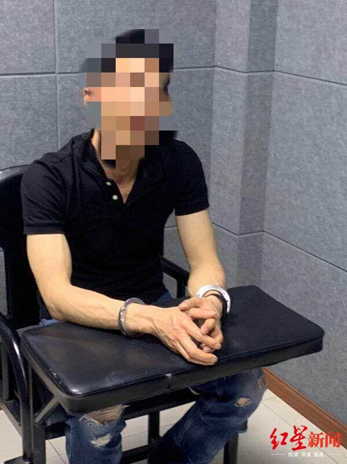 自贡：买彩票时被抓&nbsp;男子恳请民警：万一中了呢(图2)