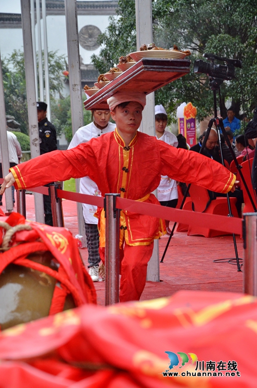 沈鸿林：酒城泸州&nbsp;从九大碗到酒大腕的演变(图2)