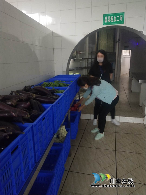 泸县云龙镇积极开展中考期间食品安全检查(图1)