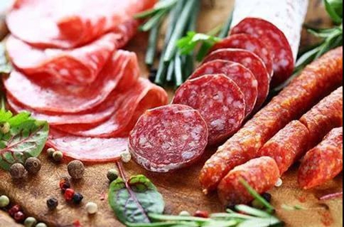 喝酒时千万别吃这些东西了！特伤身体？(图1)