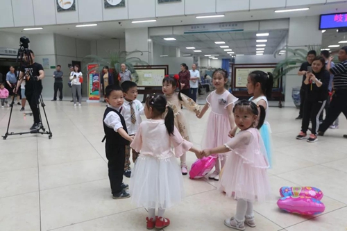 精彩！他们把医院“快闪“玩出了新高度？(图4)