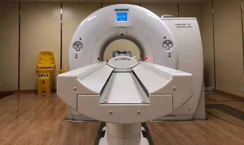 西南医大中医院这位“高富帅”如何看穿人心？(图1)