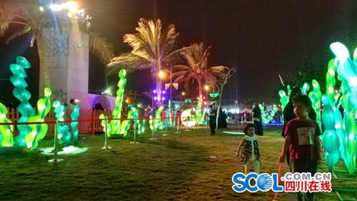 自贡彩灯首次点亮沙特阿拉伯(图2)