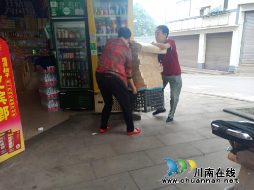 龙马潭区特兴街道街村社区开展清理违规占道经营整治行动(图2)