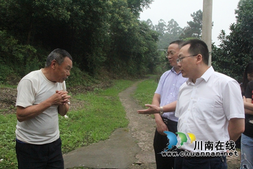 张学彬到泸县海潮镇调研脱贫攻坚工作(图2)