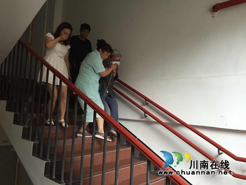 江阳区麻柳湾社区深入开展消防应急演练(图2)