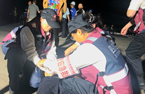 西南医大附院第一批救援队已抵达灾区开展救援(图1)