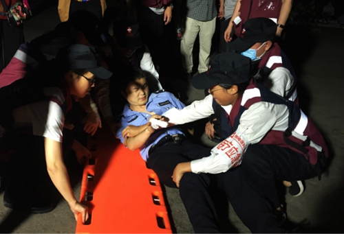 西南医大附院第一批救援队已抵达灾区开展救援(图5)