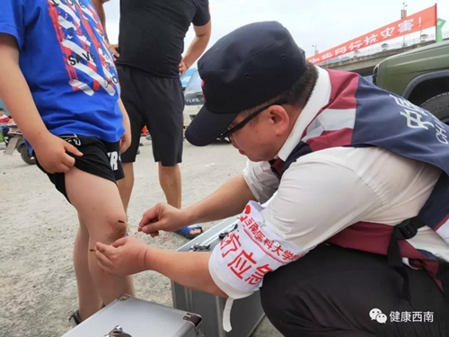 西南医大附院应急救援队：镇守灾区的定海神针(图2)