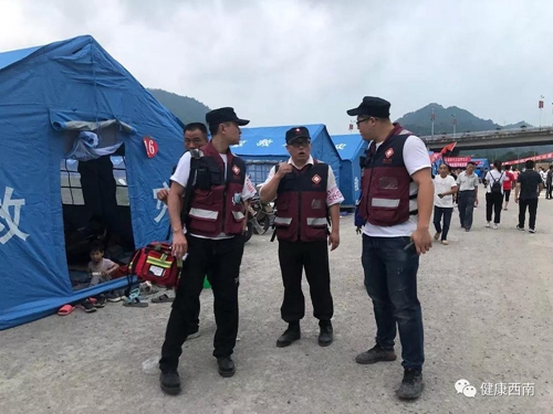 西南医大附院应急救援队：镇守灾区的定海神针(图11)