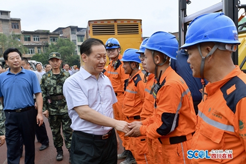 转达***的关心关怀,彭清华赴长宁县珙县(图5) 转达***的关心关怀,彭清华赴长宁县珙县(图5)