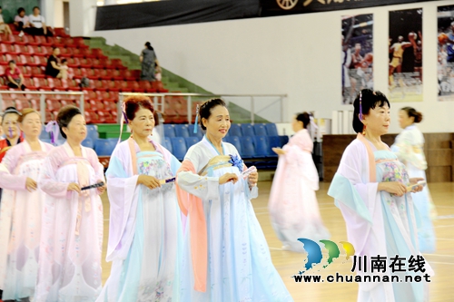 龙马潭区老年大学举行建校30周年教学成果展演(图9)