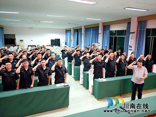 四川融通安防集团领导带头宣讲禁毒工作(图1)