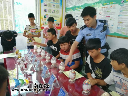 宜宾江安县五矿镇开展“6•26”法治、禁毒知识进校园宣传活动(图4)
