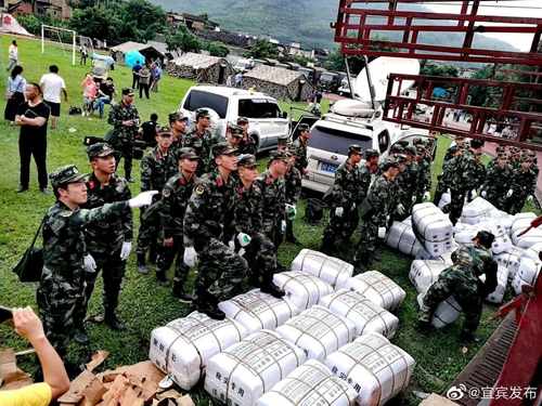 长宁地震：天灾无情催人泪&nbsp;温暖面庞震人心(图3)