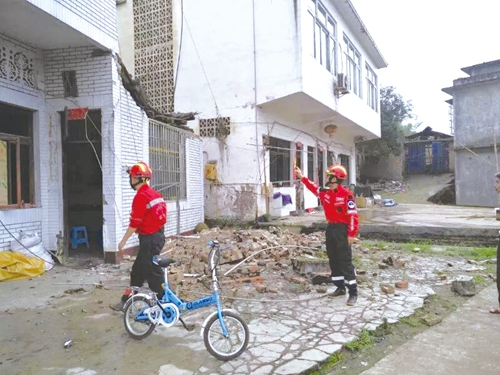 长宁地震：天灾无情催人泪&nbsp;温暖面庞震人心(图6)