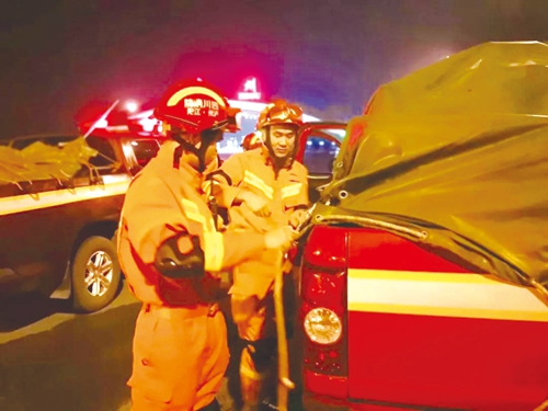 长宁地震：天灾无情催人泪&nbsp;温暖面庞震人心(图5)