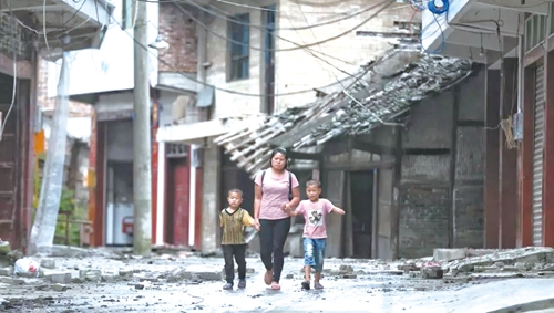 长宁地震：天灾无情催人泪&nbsp;温暖面庞震人心(图15)