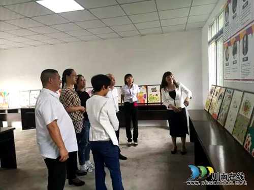 泸州市妇联、龙马潭领导关心安民村儿童画院(图3)