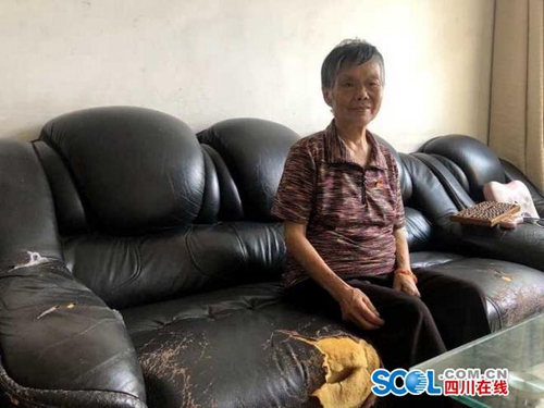 宜宾退休老党员：用实际行动让胸前党徽不褪色(图1)