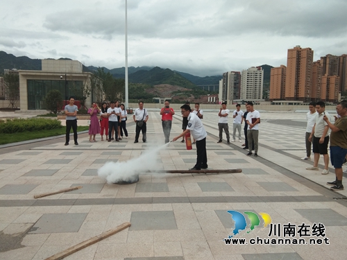 古蔺县住建局举办消防安全培训会(图2)