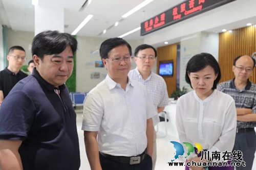 省人社厅副厅长赖荣调研川南临港片区(图2)