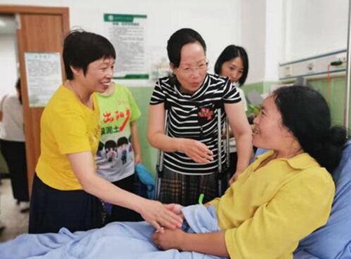 “四川好人”传递爱心&nbsp;藏区妈妈感受宜宾温度(图2)