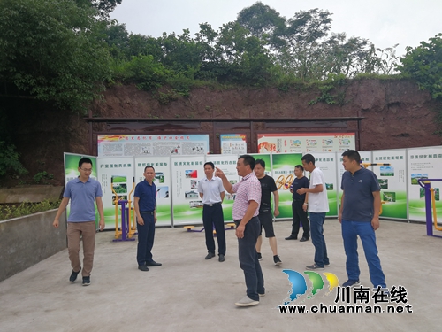 泸县人大常委会调研石桥镇、方洞镇垃圾分类处理工作(图1) 泸县人大常委会调研石桥镇、方洞镇垃圾分类处理工作(图1)