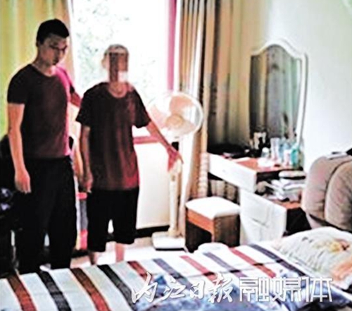 内江一小偷入室盗窃&nbsp;东西没偷到反而落下手机(图2)