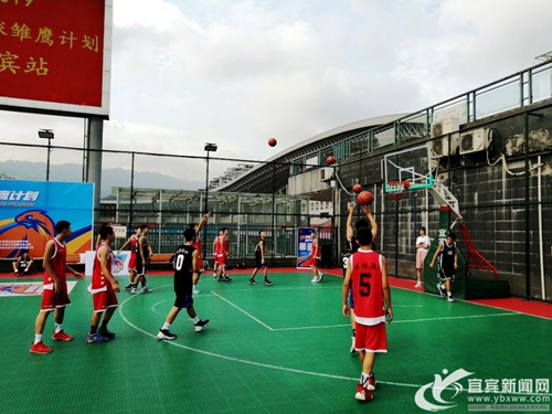 挑苗子&nbsp;国家篮球雏鹰计划宜宾站选拔赛举行(图2)