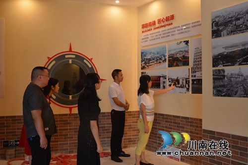 江阳区委宣传部部长李红梅对匠心文化传承馆调研(图1)