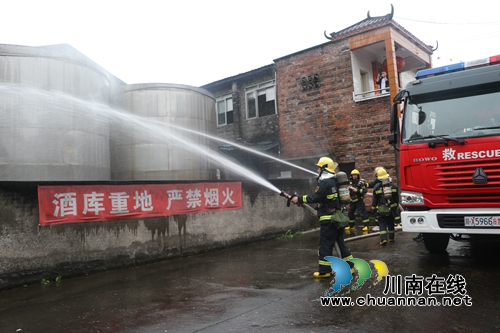 龙马潭区莲花池街道圆满完成安全生产综合实战应急演练(图1) 龙马潭区莲花池街道圆满完成安全生产综合实战应急演练(图1)