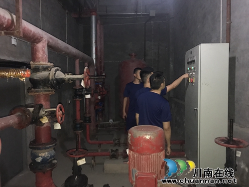 龙马潭区政府消防队深入辖区重点单位开展“六熟悉”工作(图1)