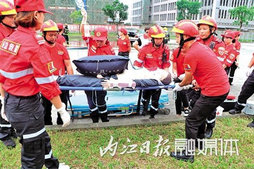 内江首支志愿消防救援队成立(图3)