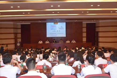 “南燕还巢” 100名大学生感知自贡(图1)