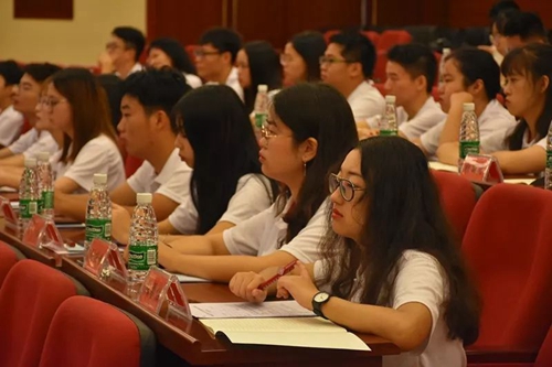 “南燕还巢” 100名大学生感知自贡(图4)