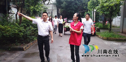 张福荣到泸县玉蟾街道督导国家卫生县城第二次复审迎检工作(图2)