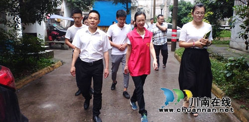 张福荣到泸县玉蟾街道督导国家卫生县城第二次复审迎检工作(图4)