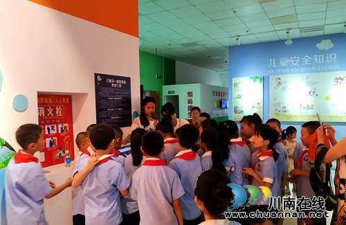 龙马潭区莲花池街道:社区开展暑期未成年人安全实践教育活动(图1) 龙马潭区莲花池街道:社区开展暑期未成年人安全实践教育活动(图1)
