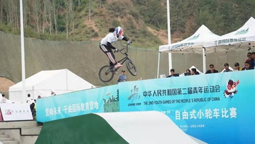 两位泸州妹帅气夺金&nbsp;四川小轮车露“尖尖角”(图2)