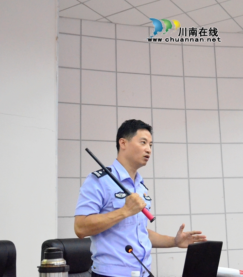 大学生志愿者服务西部&nbsp;泸州团市委送安全大餐(图5)