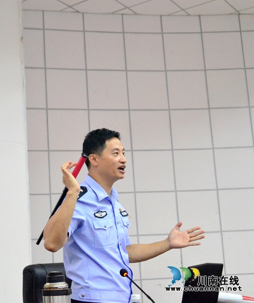 大学生志愿者服务西部&nbsp;泸州团市委送安全大餐(图6)