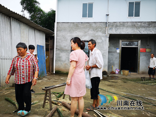 泸州长开区同心帮扶队开展“送清凉”活动(图3)